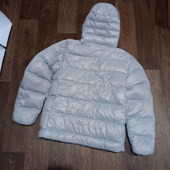 Patagonia Gray and Green Puffer Jacket with Hood - Picture 6 of 6